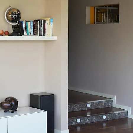 Belvedere Hill Apartment *